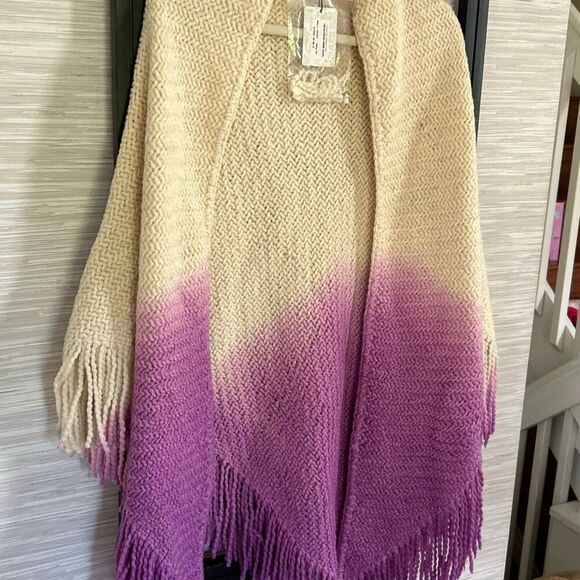 NWT Peruvian connection hand knit variegated purple cream shawl with fringe cape - Picture 5 of 7